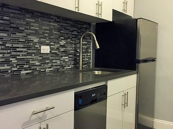 5th image of 65 E 19th St APT 6A