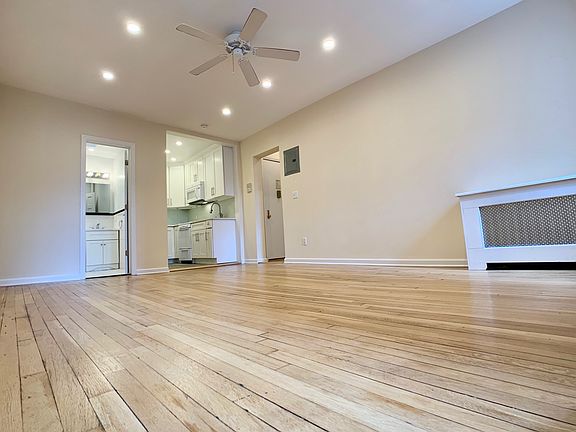 5th image of 157 W 72nd St APT 5R