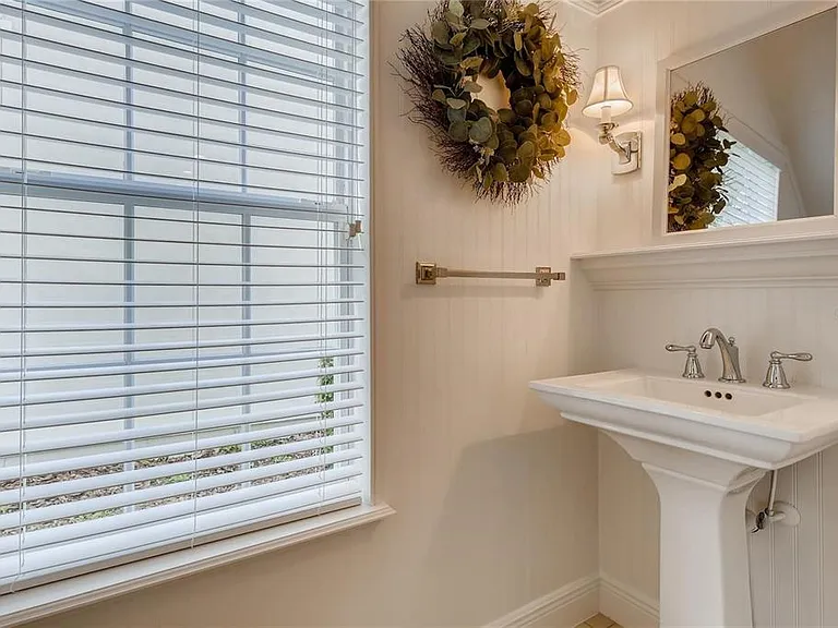 730 Oak Shadows Rd — Photo 11