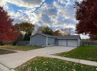 4531 Quesada Ct, Cedar Falls, IA 50613