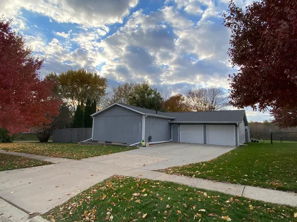 4531 Quesada Ct, Cedar Falls, IA 50613