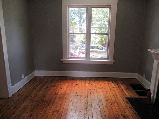 4th image of 1556 Highland St