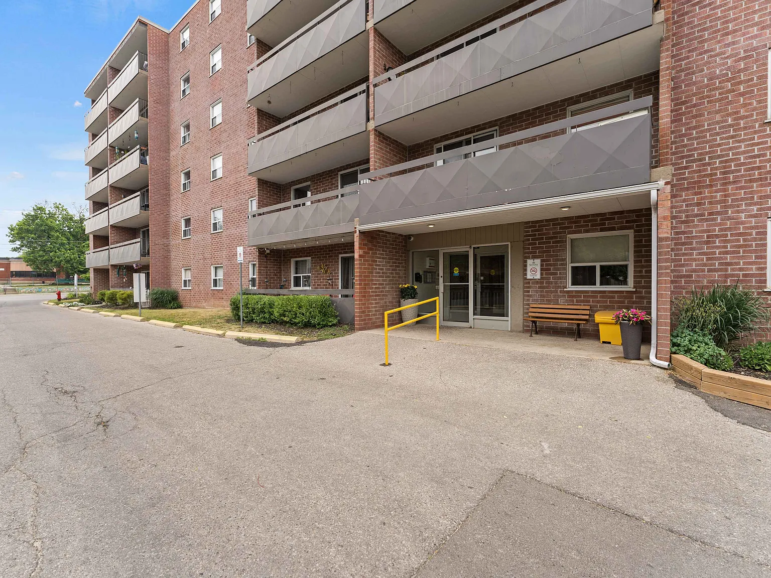 Parkview Heights Apartments — Photo 4