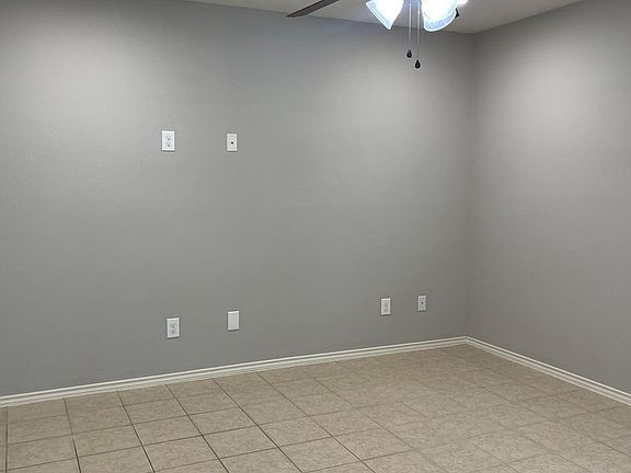 5th image of 401 E 2nd St #F65532754