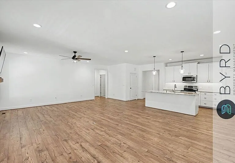 9001 Sharpe Ct — Photo 15