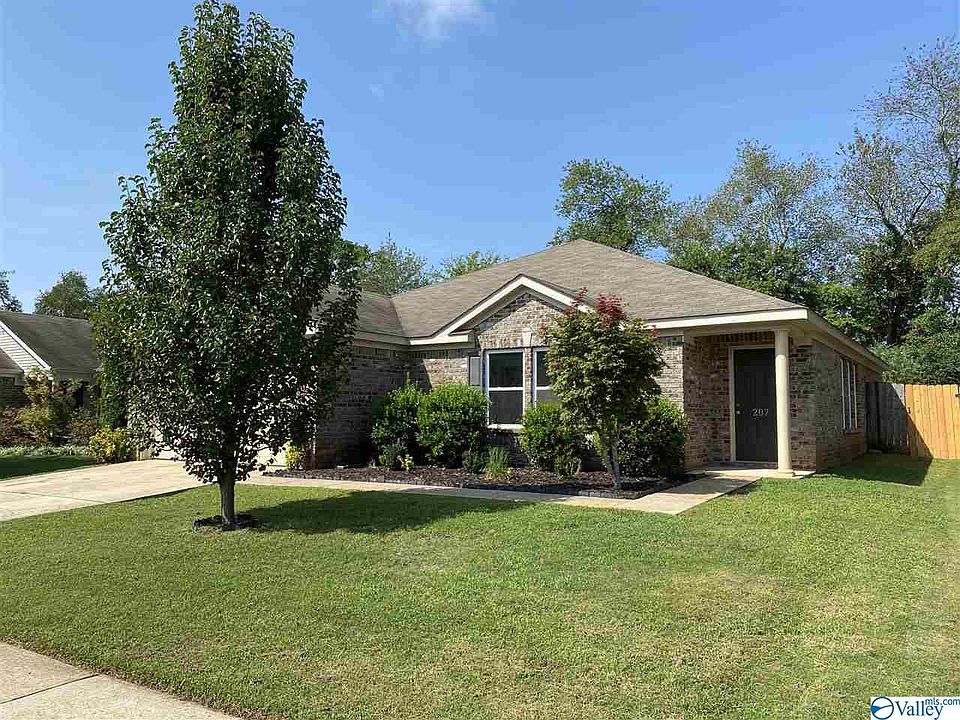 1st image of 207 Laramie Cir NW