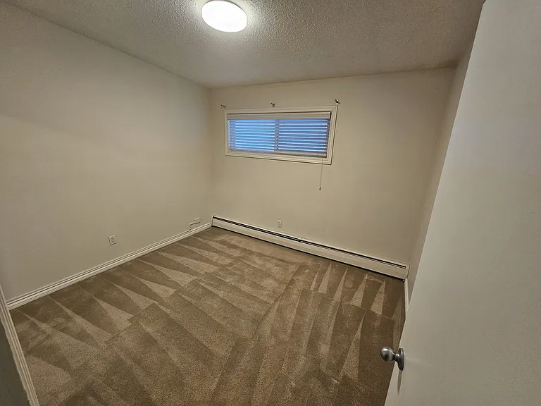 3409 Centre St N — Photo 15