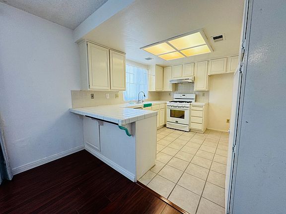 5th image of 429 N Alhambra Ave APT E