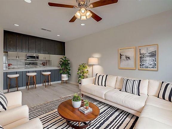 4th image of 9006 Wilcrest Drive #9006