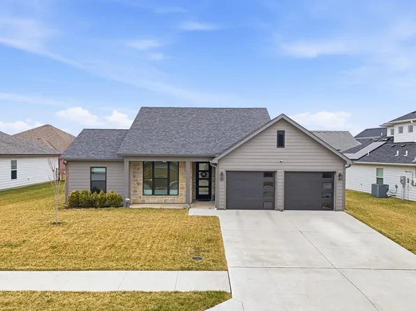 527 Tomahawk Dr, Columbia, MO 65203