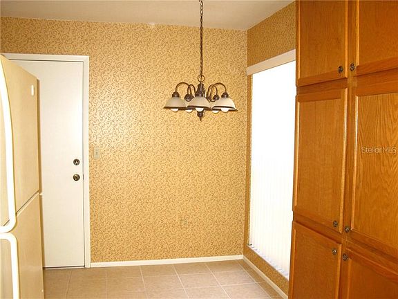5th image of 4038 Mermoor Ct