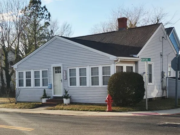 3749 Willow St, Chincoteague Island, VA 23336