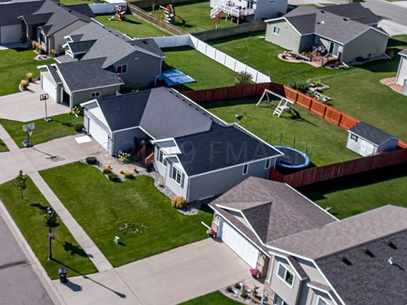 3rd image of 4514 Newport Ln