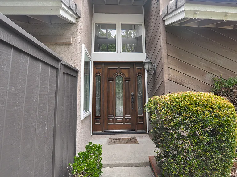 283 Heathcliff Pl — Photo 2