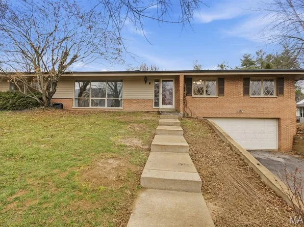 9 Morwood Ln, Saint Louis, MO 63141