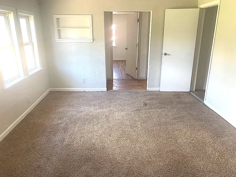 4010 K Dr S #B — Photo 5