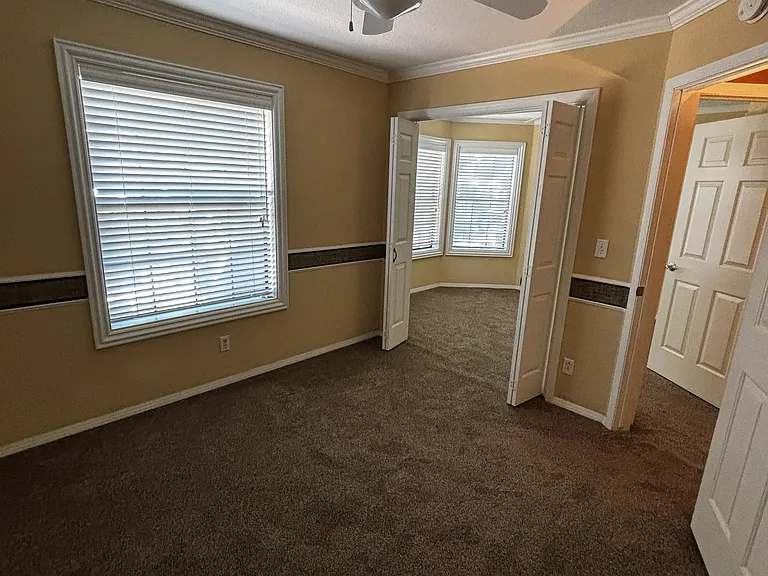 961 E Richmond Ave — Photo 25