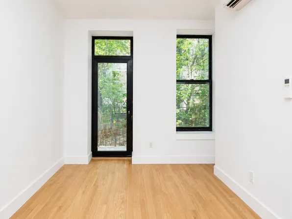 1021 Putnam Avenue image 1 of 12