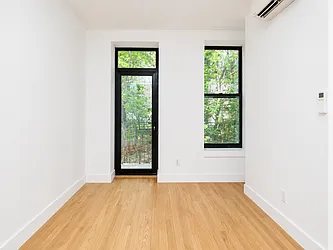 1021 Putnam Avenue, #1C