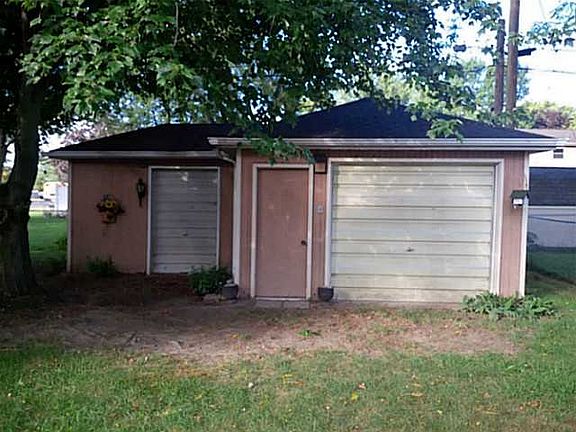 4th image of 100 Twinbrook Dr