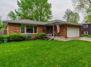 9601 Dogwood Dr, Munster, IN 46321