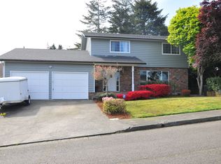2205 Maine Ct, North Bend, OR 97459