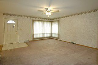 2nd image of 206 Lilac Ln