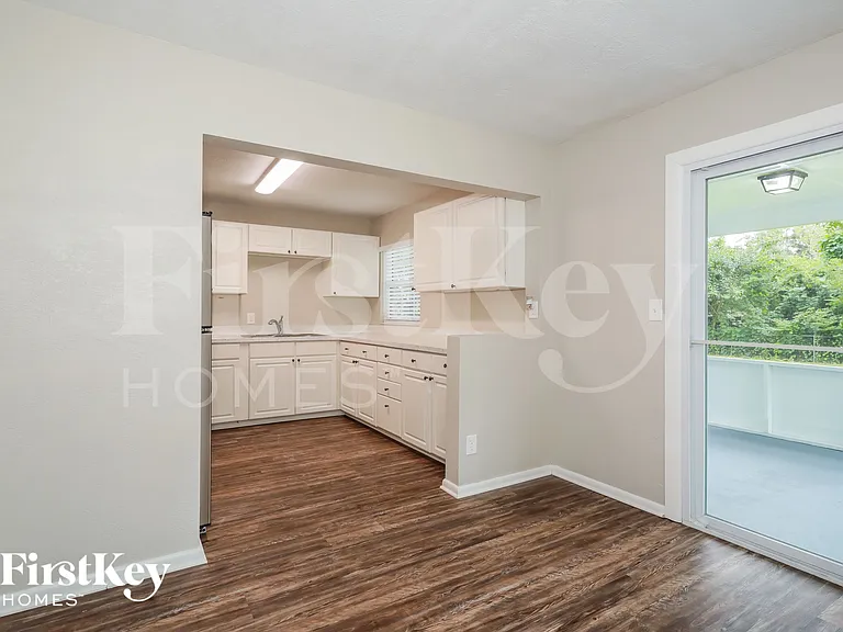 3044 Yanlee Ln — Photo 5