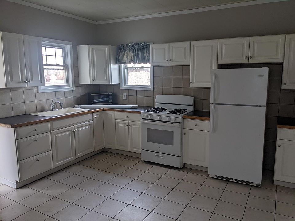 1st image of 148 E Baird Ave