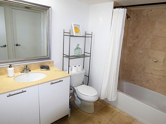 5th image of 1800 N Bayshore Dr APT 3110