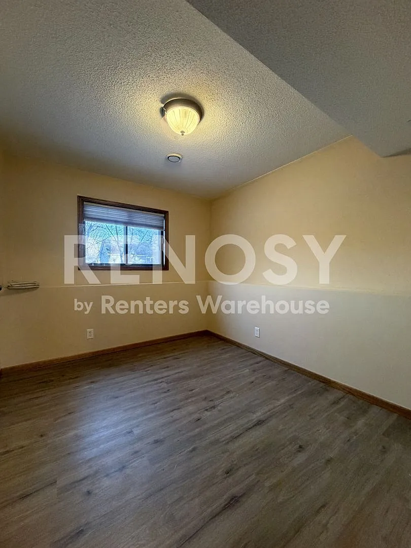 Available Now 2 bedroom 1.5 bath Condo in St. Louis Park — Photo 4