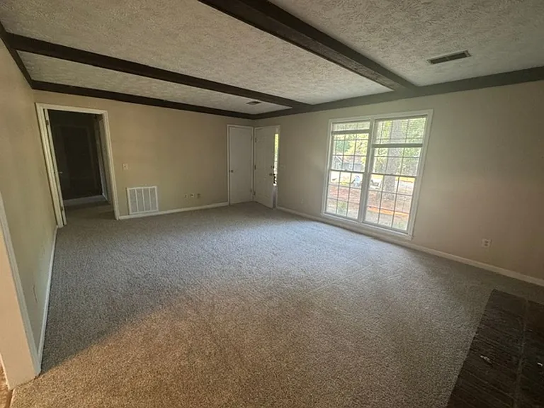 228 Hearthstone Dr — Photo 3
