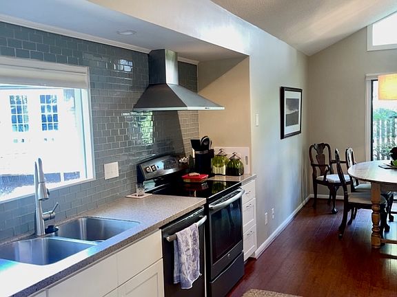 5th image of 51 Glenmore Dr