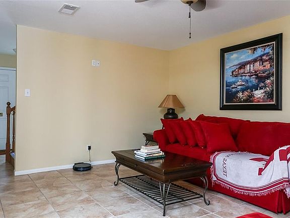 open family / kitchen and dining area.