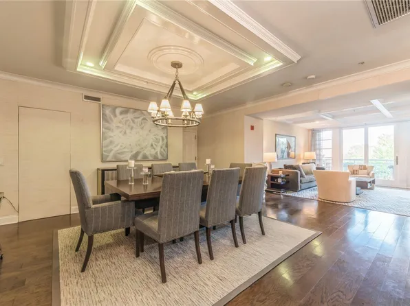 100 Harbor View Drive #215, Port Washington, NY 11050