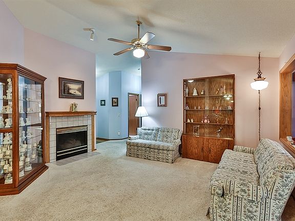 2nd image of 1912 Glenhaven Ln N