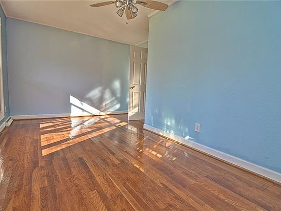4th image of 418 Chapel Dr
