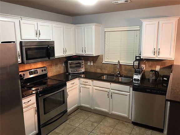 5th image of 4468 W Pecan St