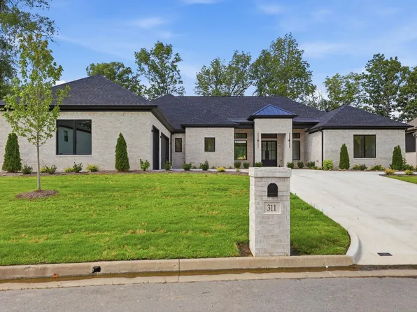 311 Devoe Bend Dr, Maumelle, AR 72113