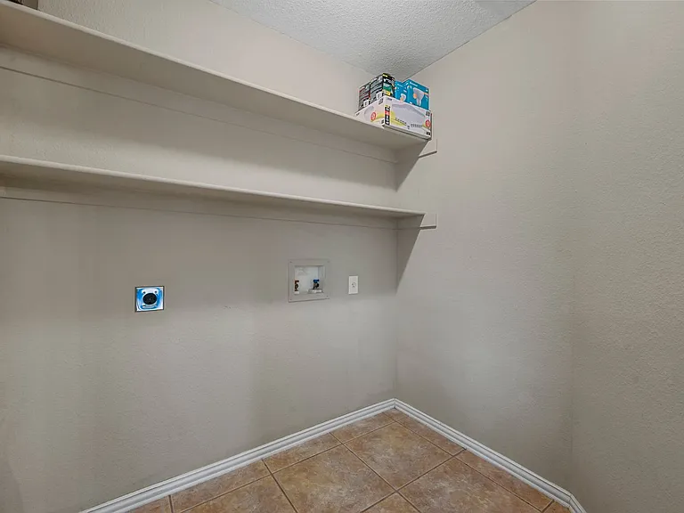 11962 Henderson Dr — Photo 13