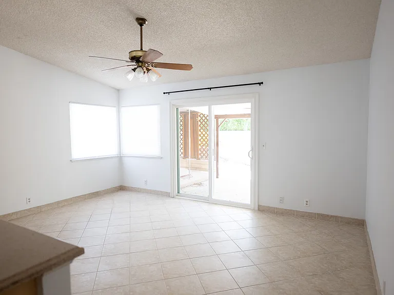 4433 Live Oak Dr — Photo 11