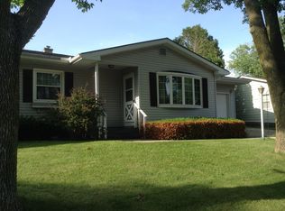 907 Mildred Ave, Edgerton, WI 53534