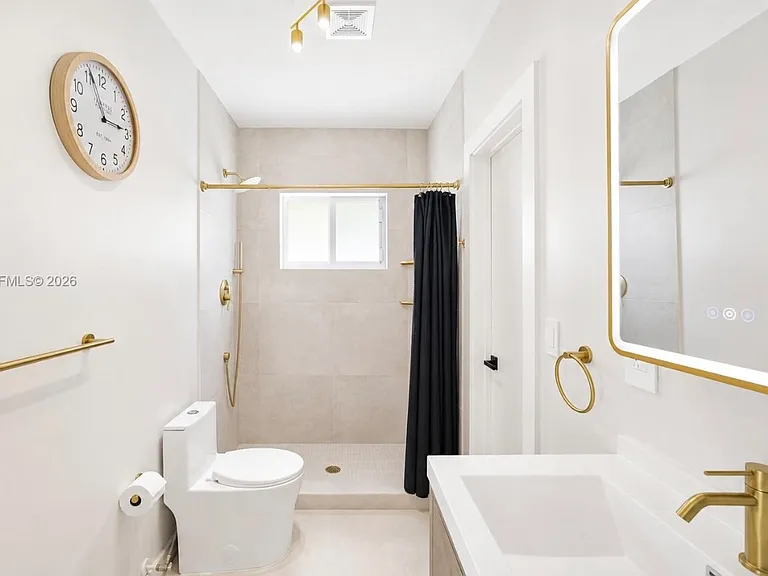 10800 Peachtree Dr — Photo 10