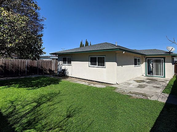 36853 Munyan Street-backyard