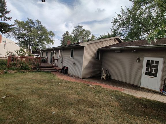 3rd image of 7875 Vista Ave