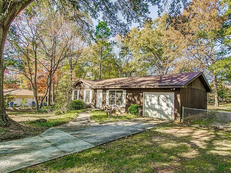 150 Arthur Cir — Photo 5