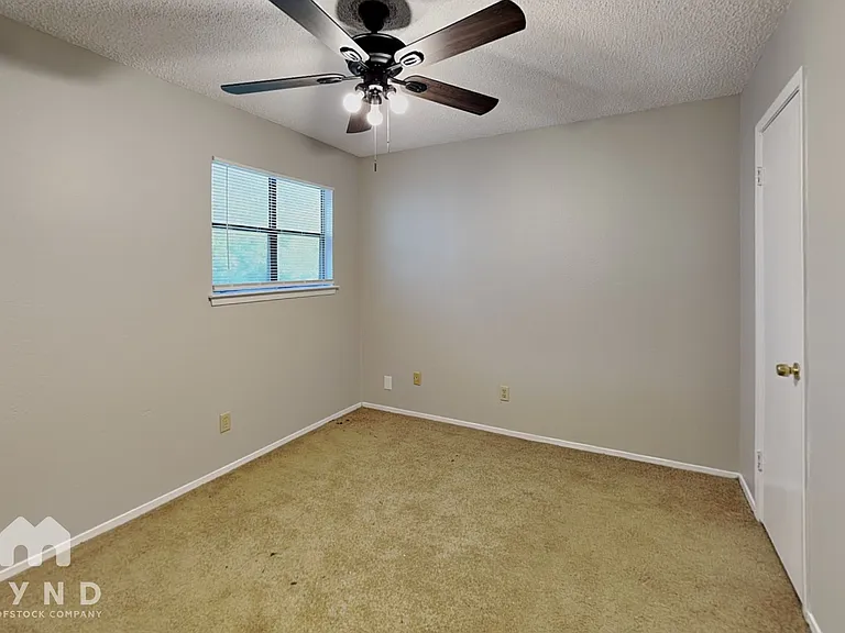 2300 Berkett Dr #B — Photo 6