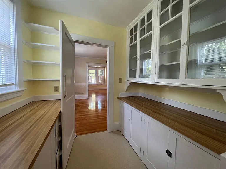638 Huron Ave — Photo 3