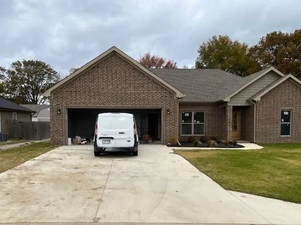 6048 Whitecliff Dr, Jonesboro, AR 72405