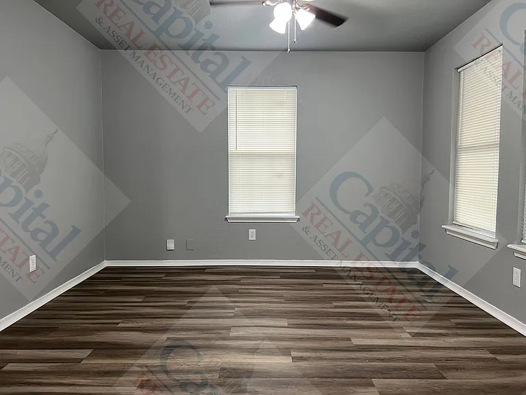 1520 Patricia Dr — Photo 4